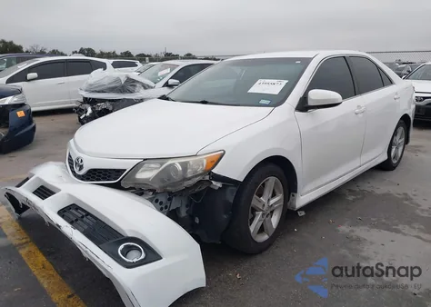 2014 Toyota Camry Se z USA, uszkodzony, nr VIN 4T1BF1FK4EU751300